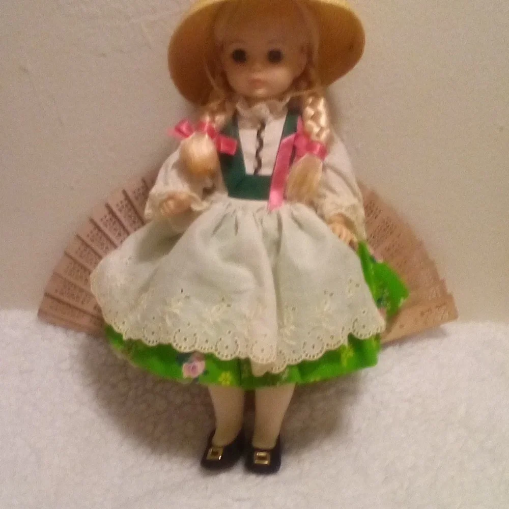 Madame Alexander Heidi Doll